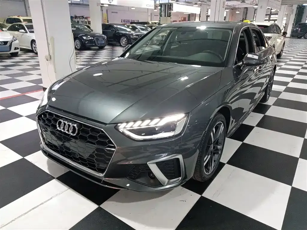 Audi A4L 2021 из CN, фото 2