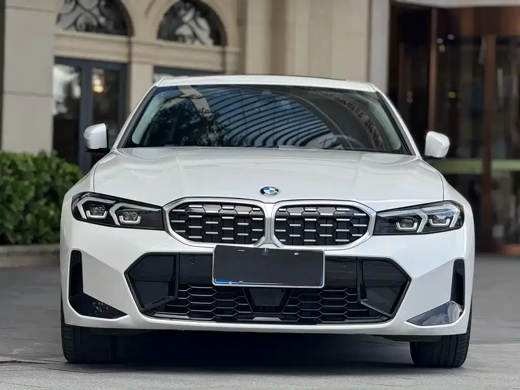 BMW 3 Series 2024 из CN, фото 2