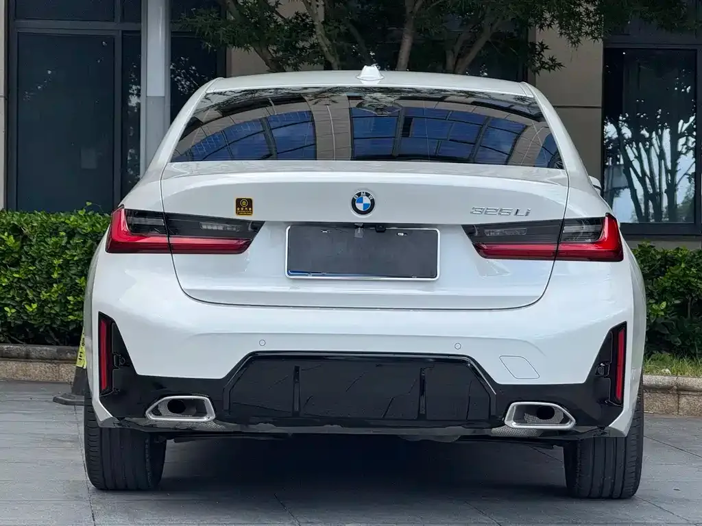 BMW 3 Series 2024 из CN, фото 9