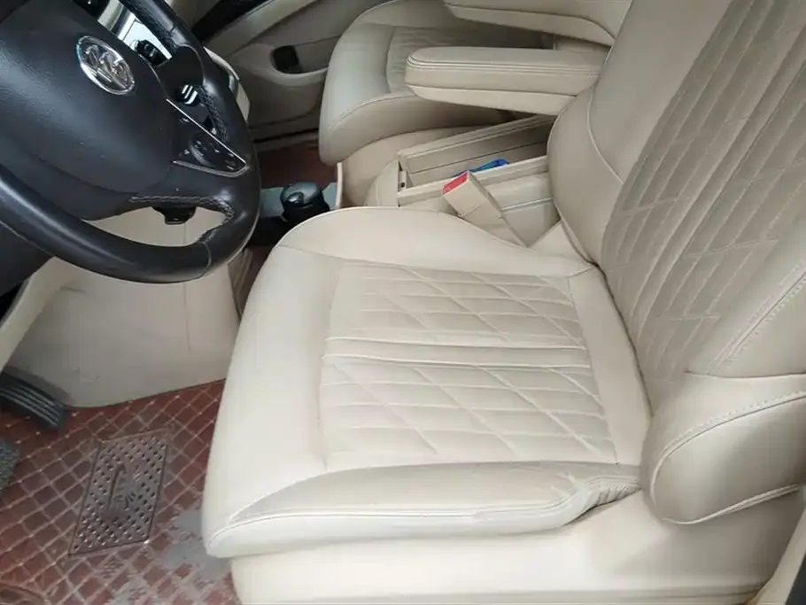 Buick GL8 2023 из CN, фото 9