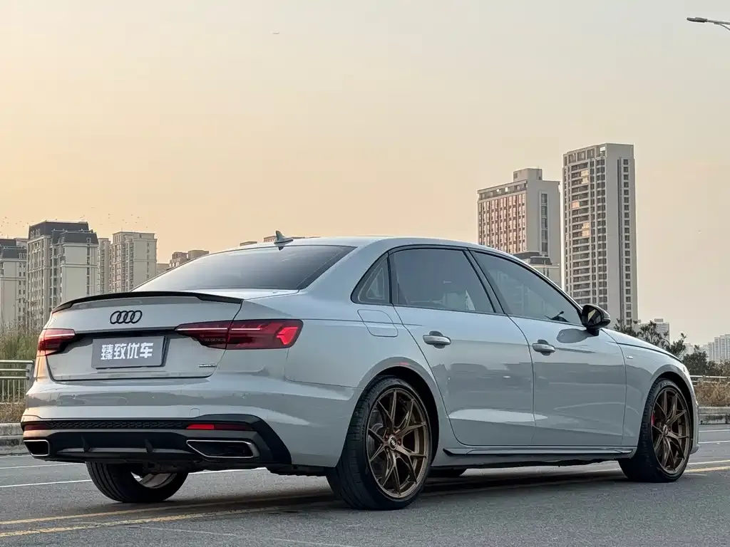 Audi A4L 2023 из CN, фото 10