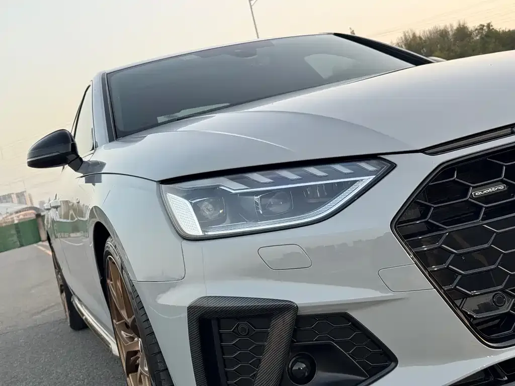 Audi A4L 2023 из CN, фото 5