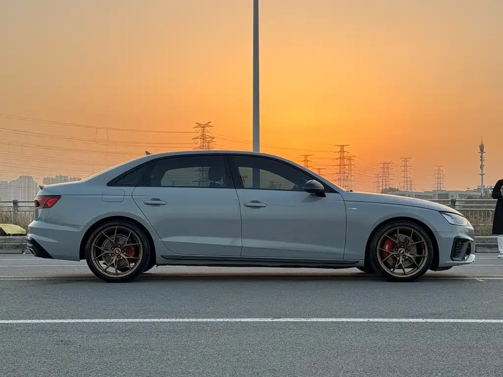 Audi A4L 2023 из CN, фото 6