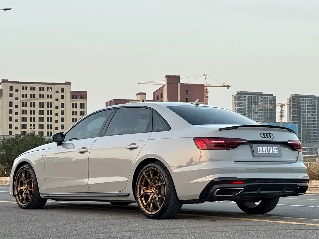 Audi A4L 2023 из CN, фото 8