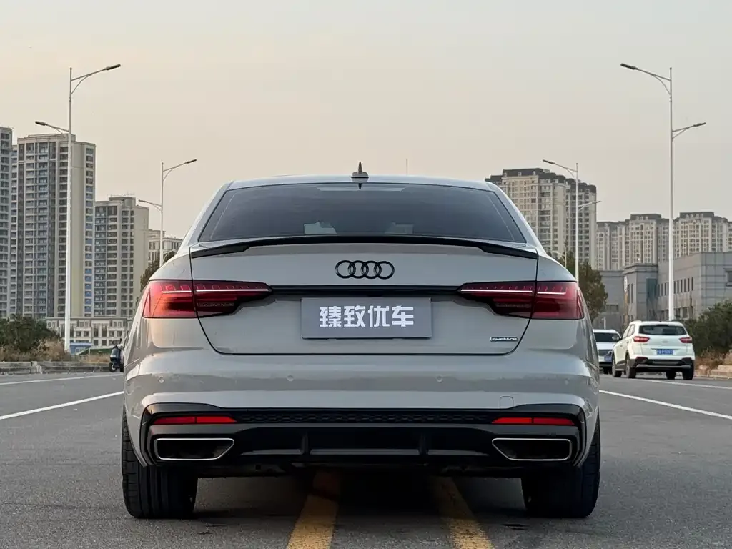 Audi A4L 2023 из CN, фото 9