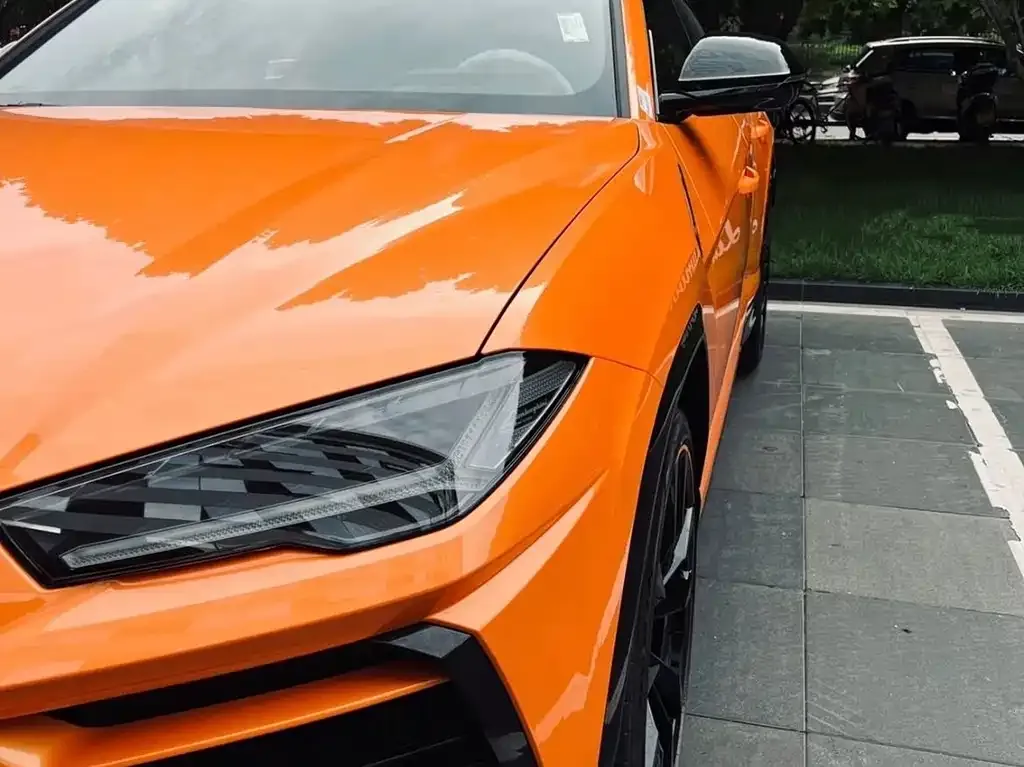 Lamborghini Urus — фото 6