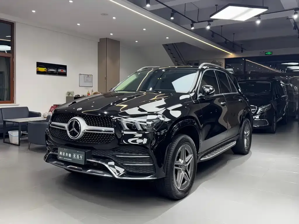 Mercedes-Benz GLE — фото 1