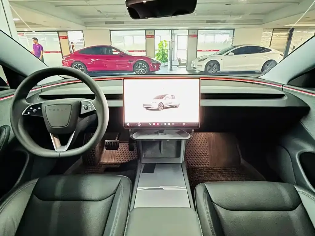 Tesla Model 3 — фото 9