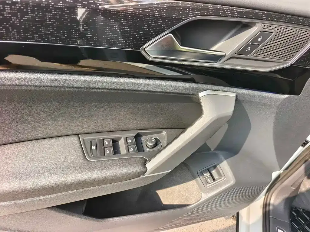 Volkswagen GTE PHEV 2022 из CN, фото 6
