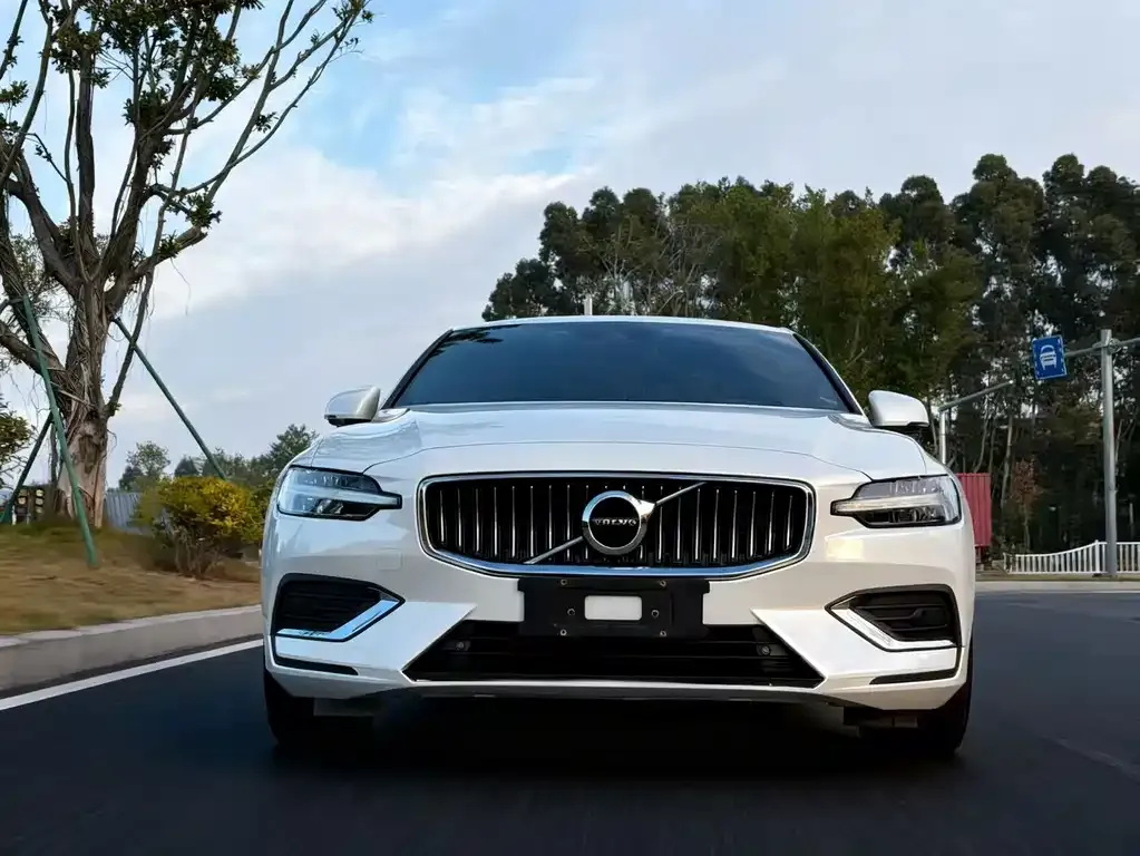 Volvo S60 — фото 3