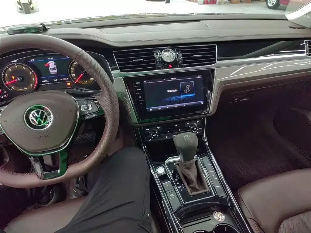 Volkswagen Phideon 2023 из CN, фото 10