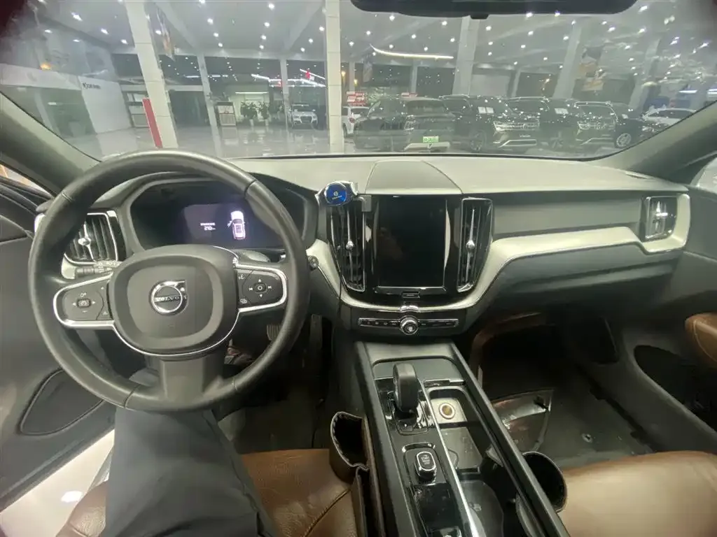 Volvo XC60 2023 из CN, фото 6