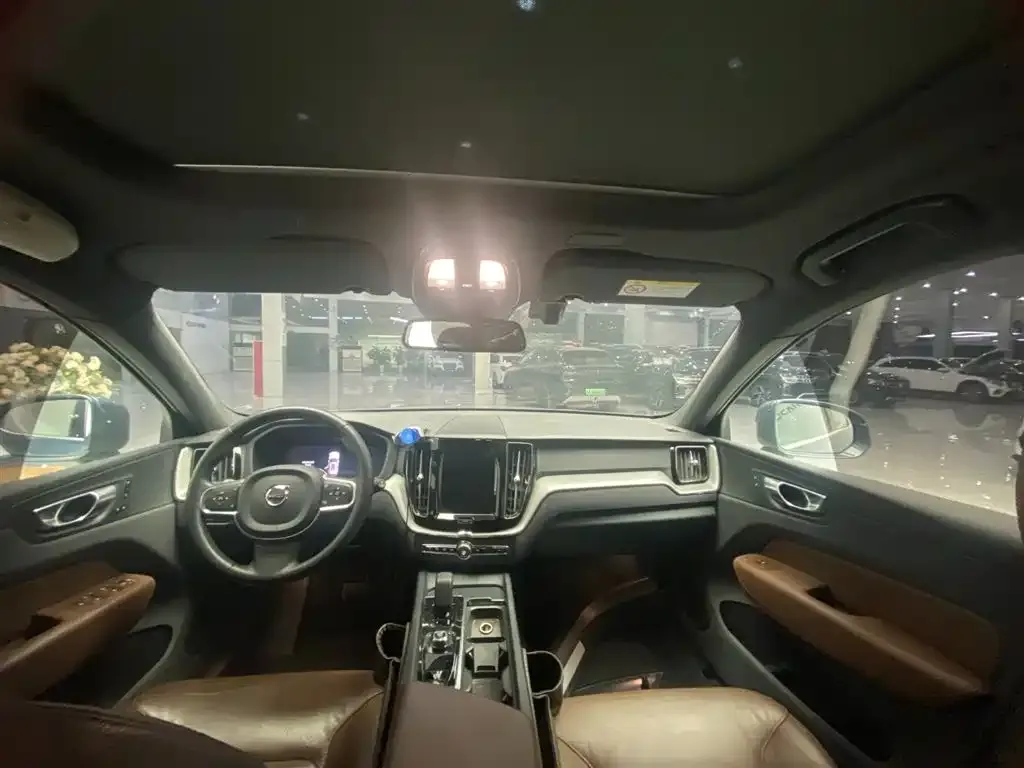 Volvo XC60 2023 из CN, фото 7