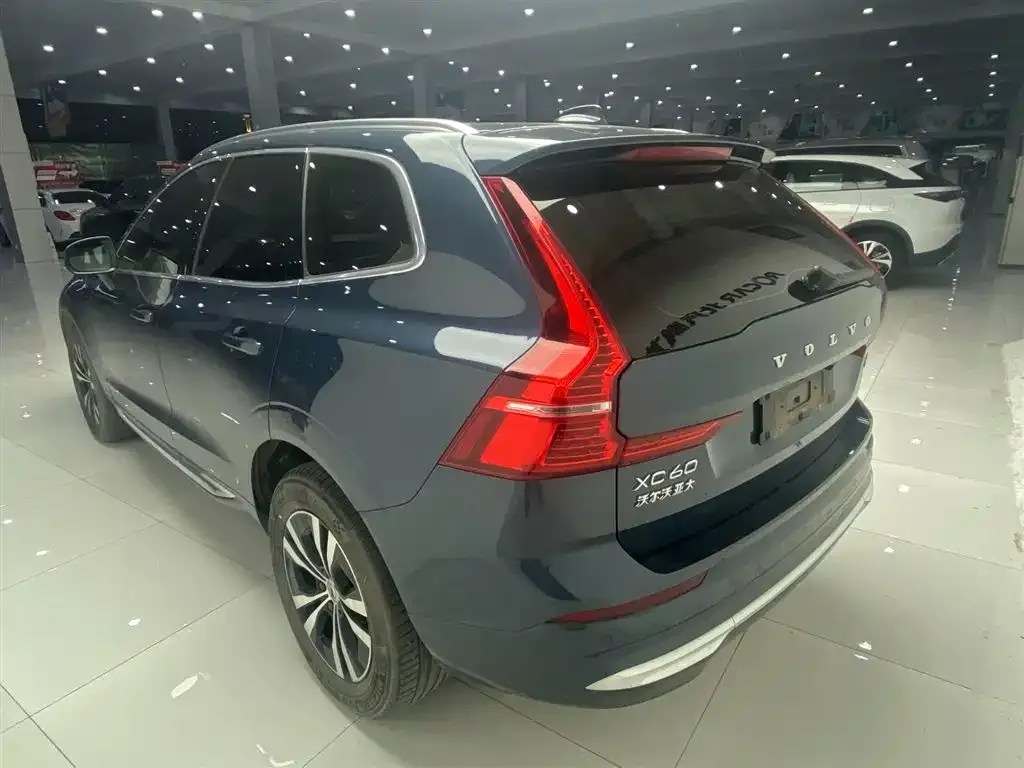 Volvo XC60 2023 из CN, фото 8