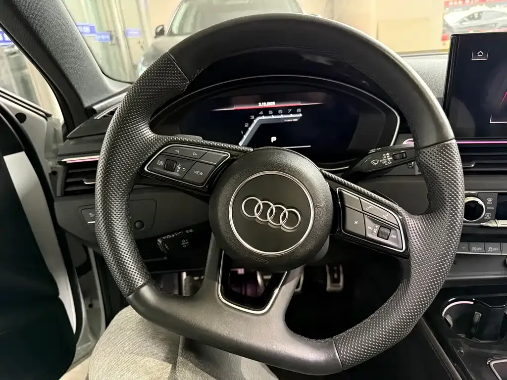Audi A4L — фото 5