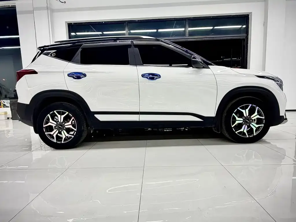 Kia KX3 2022 из CN, фото 7