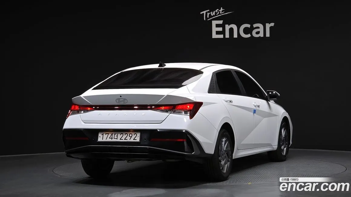Hyundai AVANTE — фото 2