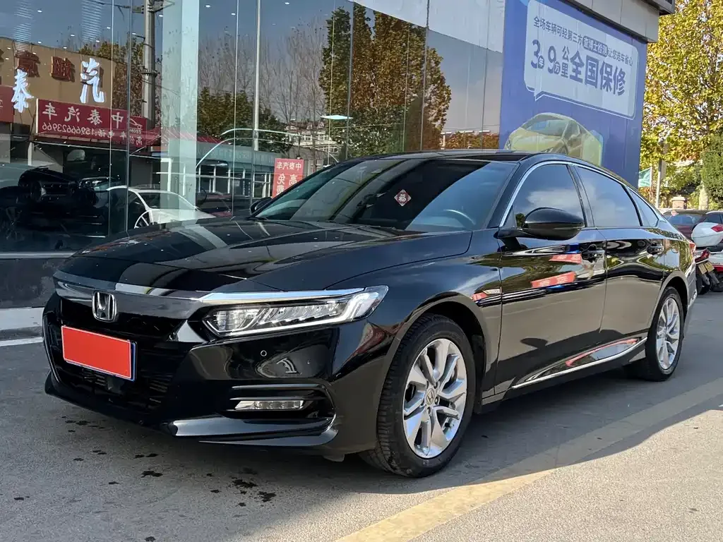 Honda Accord — фото 1