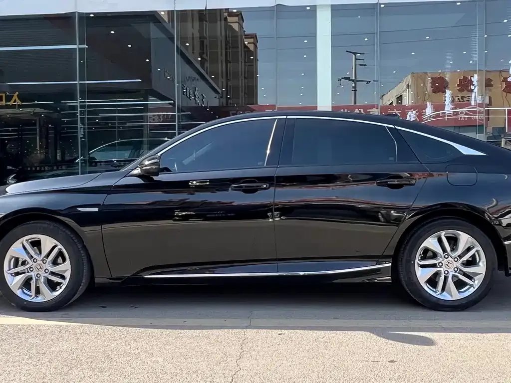 Honda Accord — фото 3