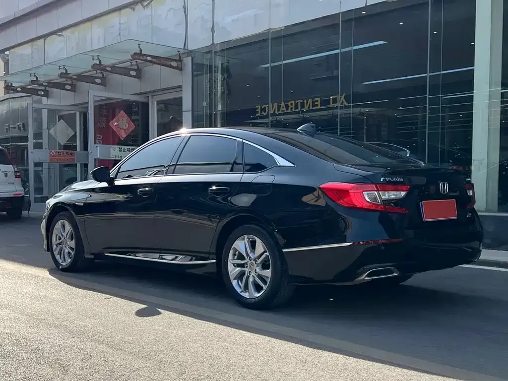 Honda Accord — фото 4