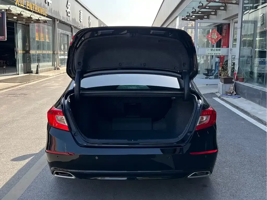 Honda Accord — фото 6