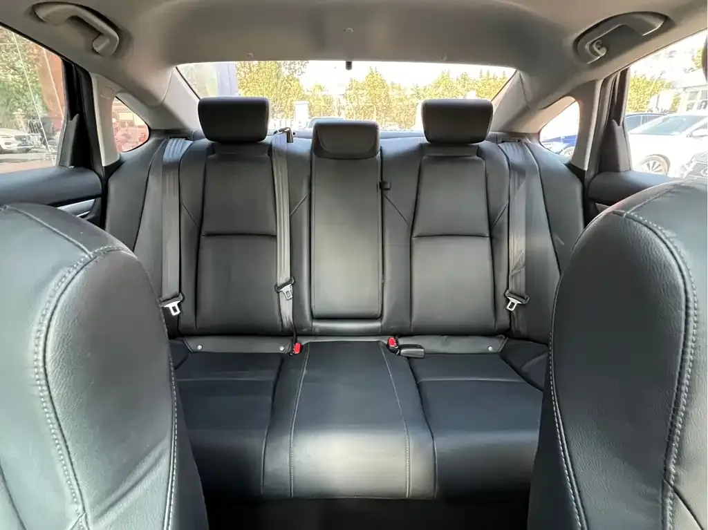 Honda Accord — фото 9