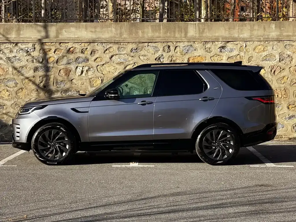 Land Rover Discovery 2023 из CN, фото 3