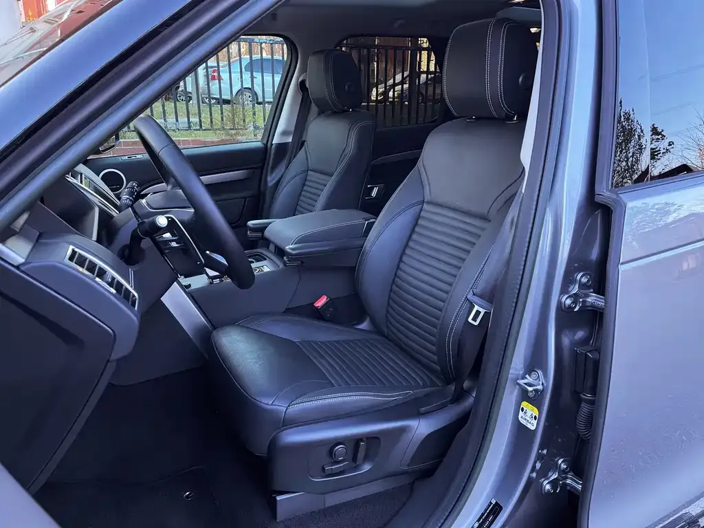 Land Rover Discovery 2023 из CN, фото 4