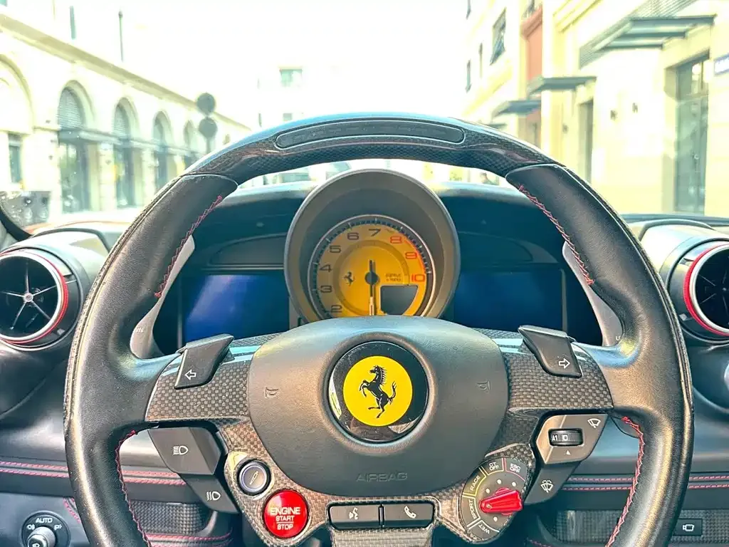 Ferrari F8 — фото 9