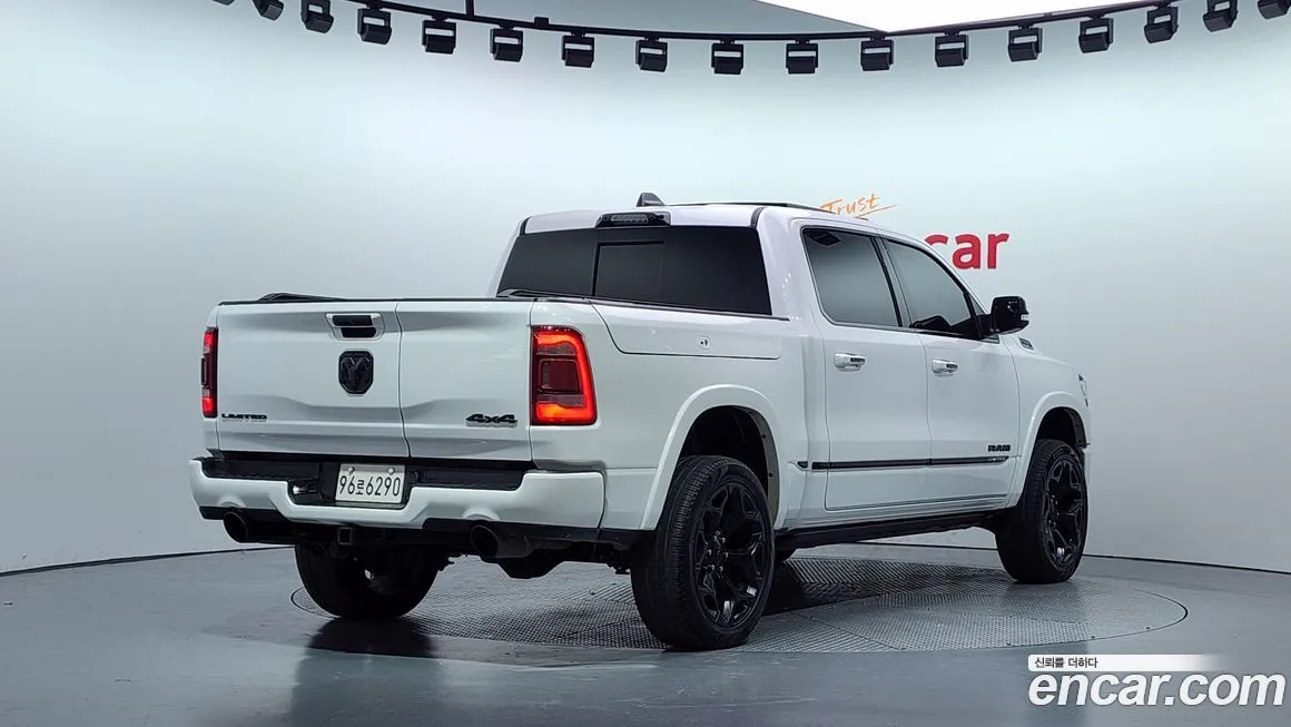 Dodge Ram Pick Up 2022 из KR, фото 2