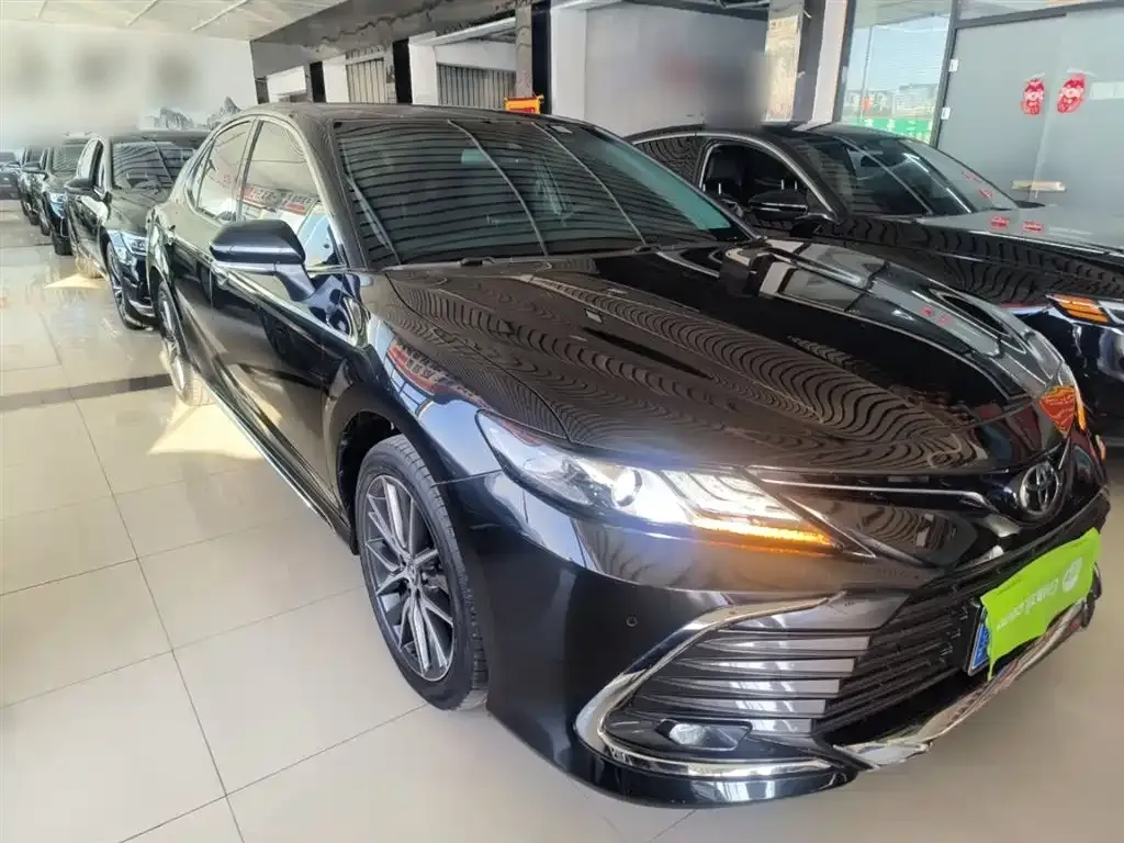 Toyota Camry — фото 4