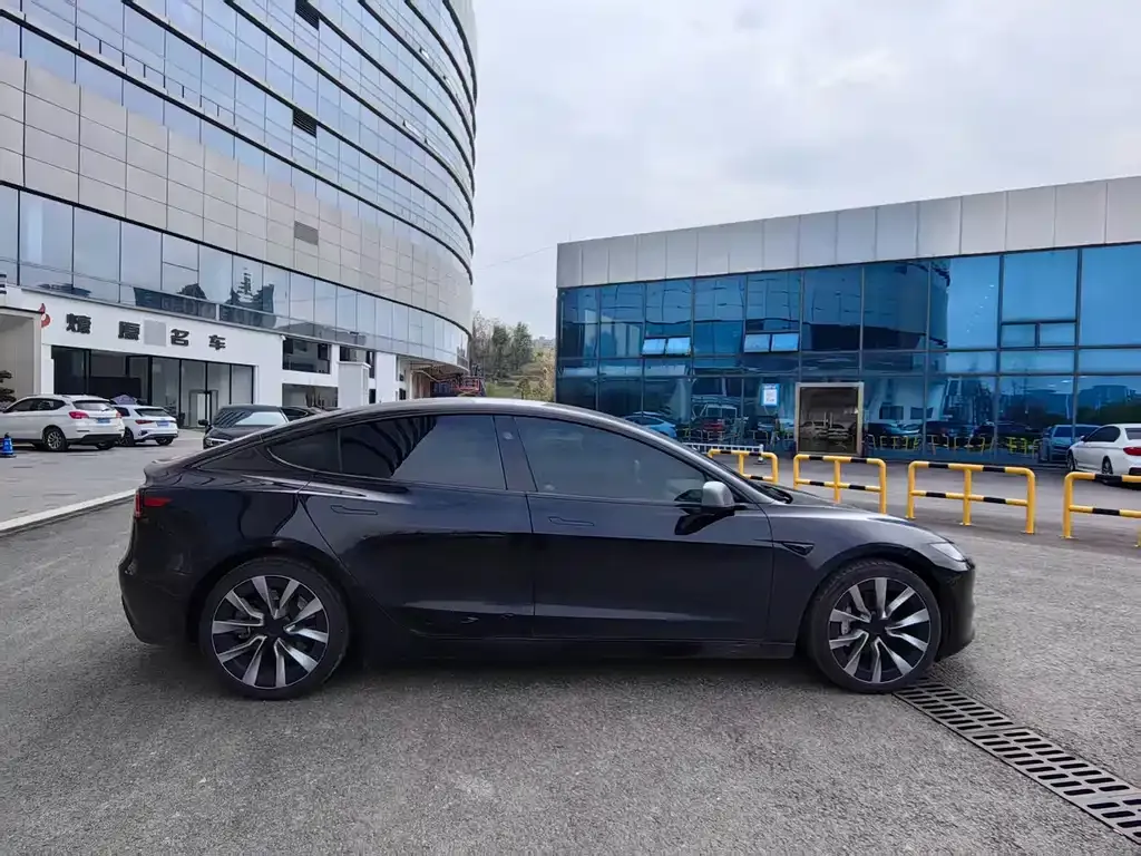 Tesla Model 3 2023 из CN, фото 5