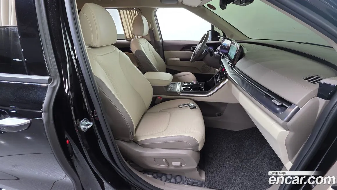 Kia Carnival — фото 10