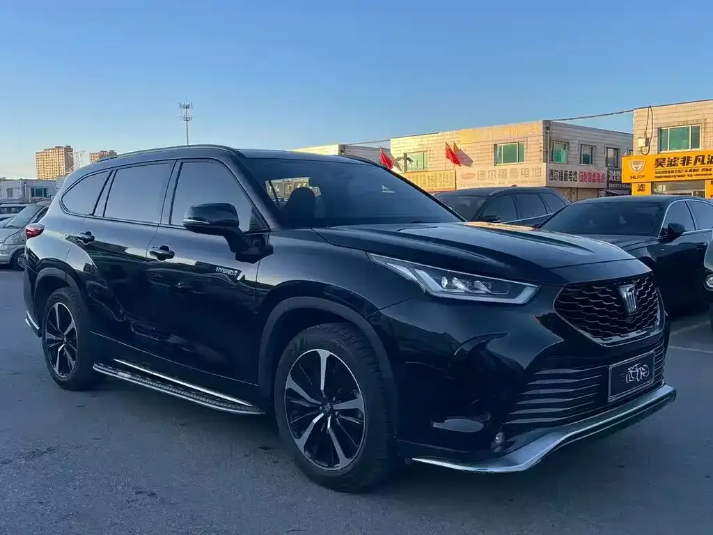 Toyota Crown Kluger 2022 из CN, фото 2