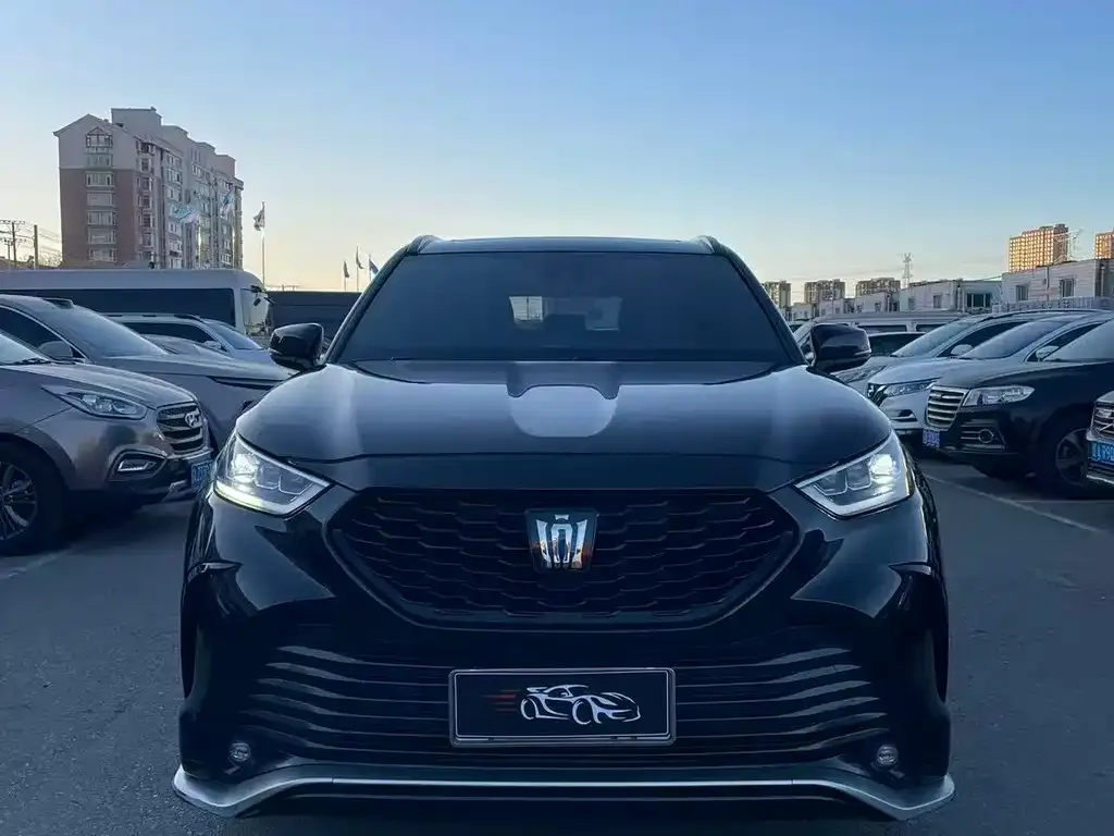 Toyota Crown Kluger 2022 из CN, фото 3