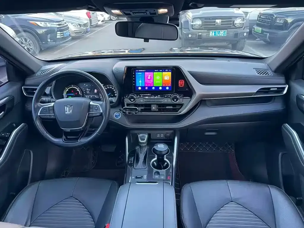 Toyota Crown Kluger 2022 из CN, фото 4
