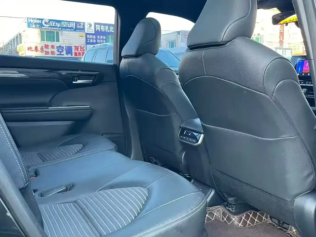 Toyota Crown Kluger 2022 из CN, фото 5