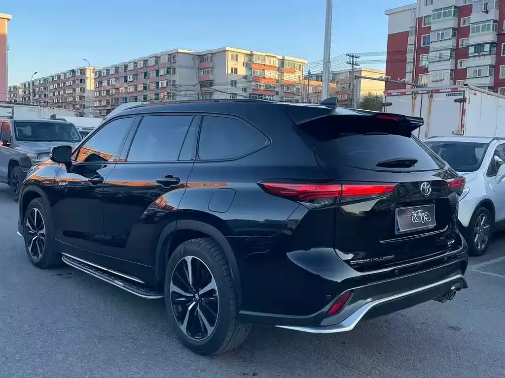 Toyota Crown Kluger 2022 из CN, фото 7