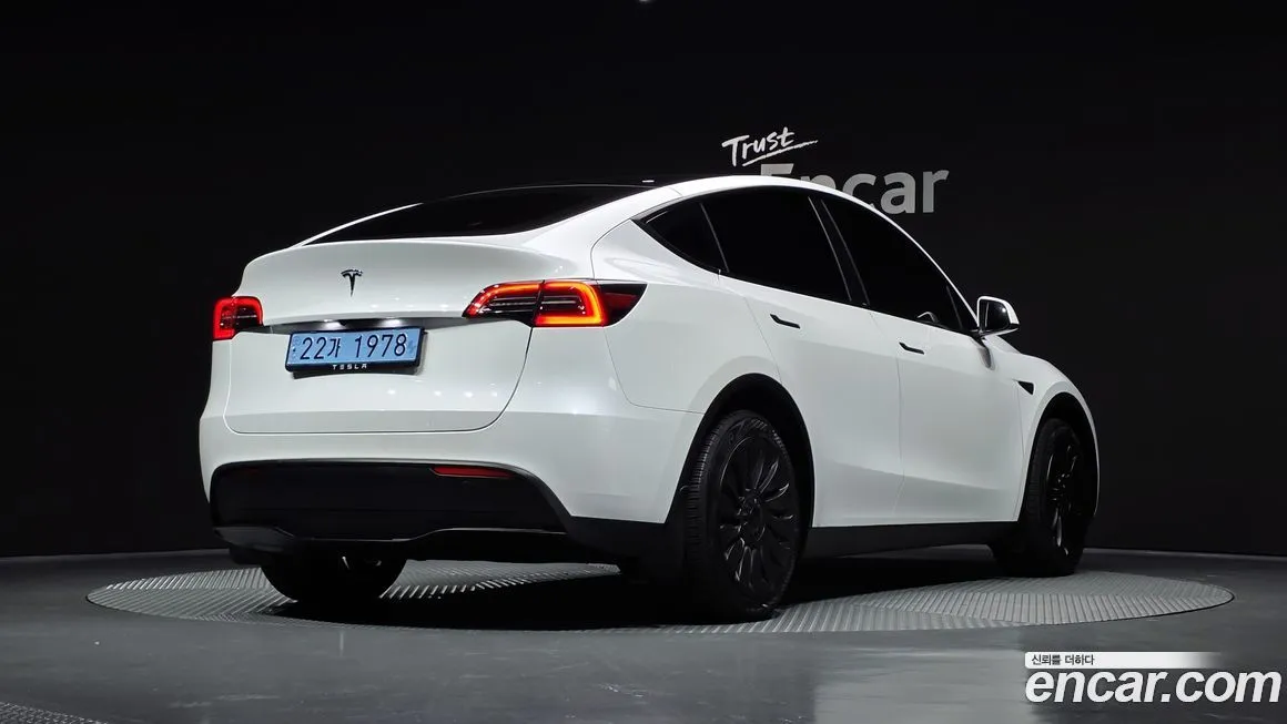 Tesla Model Y 2024 из KR, фото 2