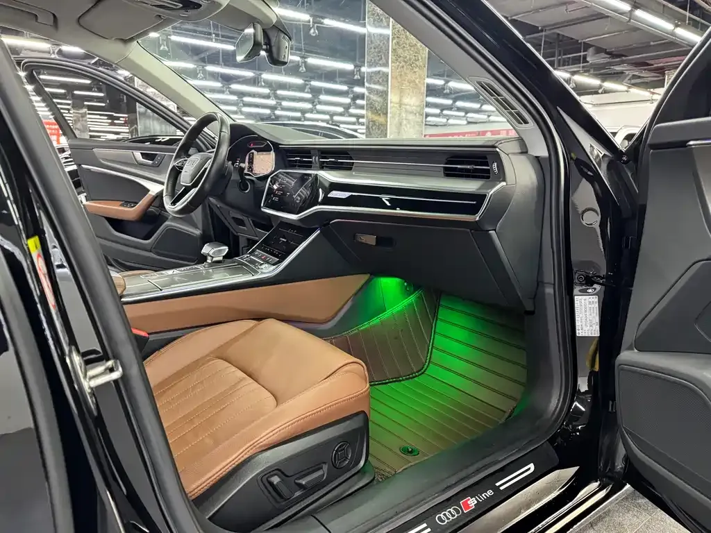 Audi A6L 2021 из CN, фото 9