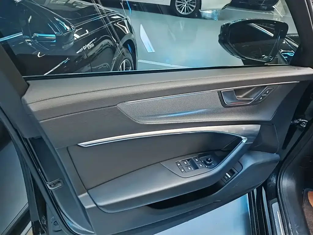 Audi A6L 2022 из CN, фото 4