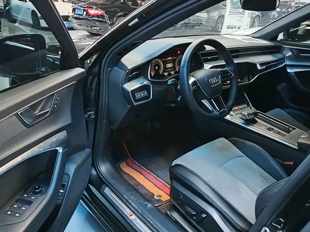 Audi A6L 2022 из CN, фото 5