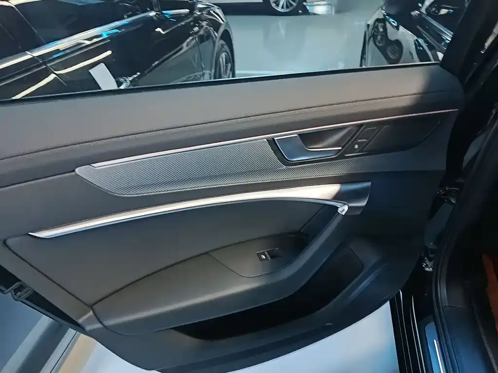Audi A6L 2022 из CN, фото 7