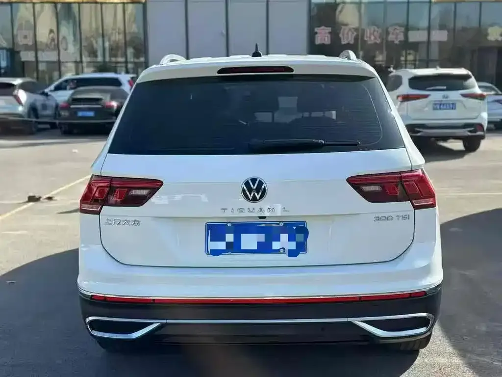 Volkswagen Tiguan L — фото 9