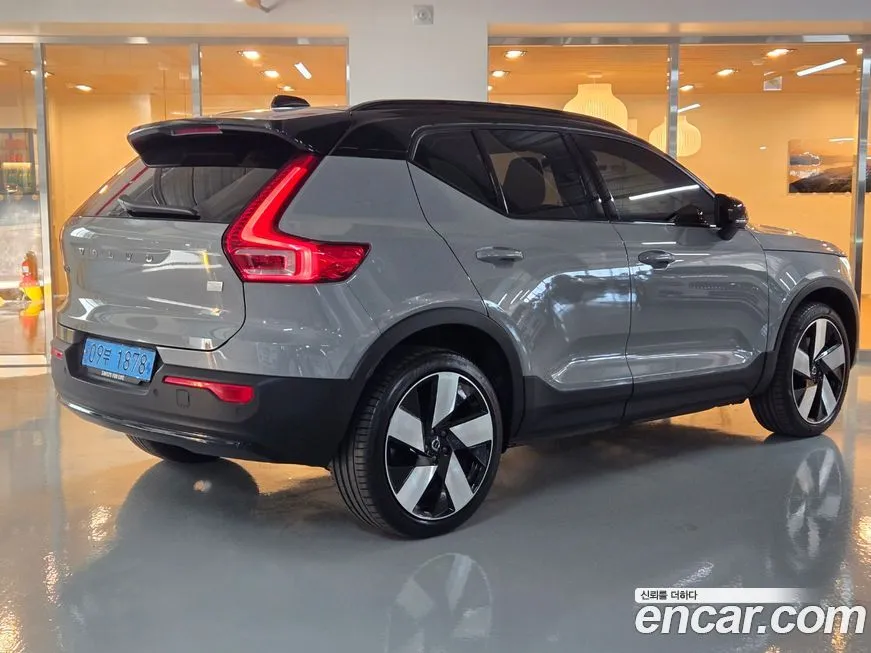 Volvo XC40 2024 из KR, фото 2