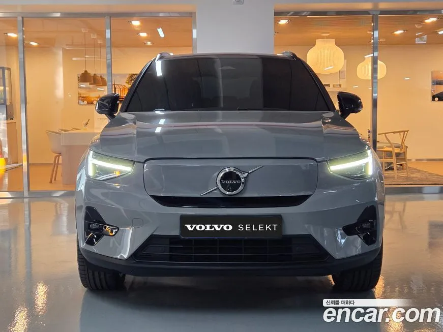 Volvo XC40 2024 из KR, фото 3