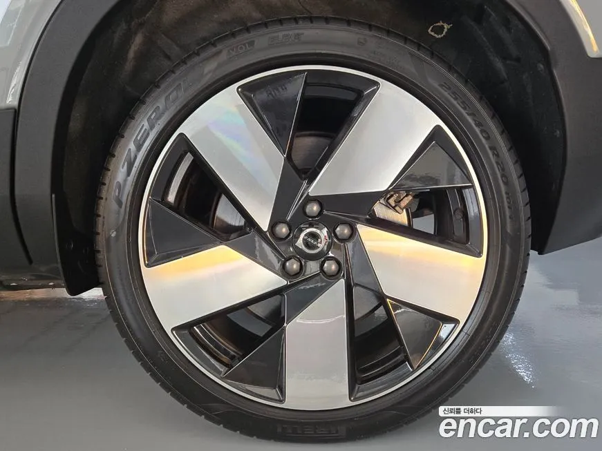 Volvo XC40 2024 из KR, фото 5