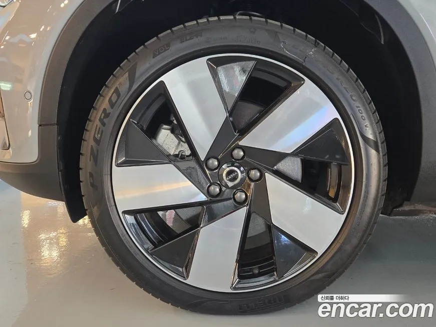 Volvo XC40 2024 из KR, фото 6