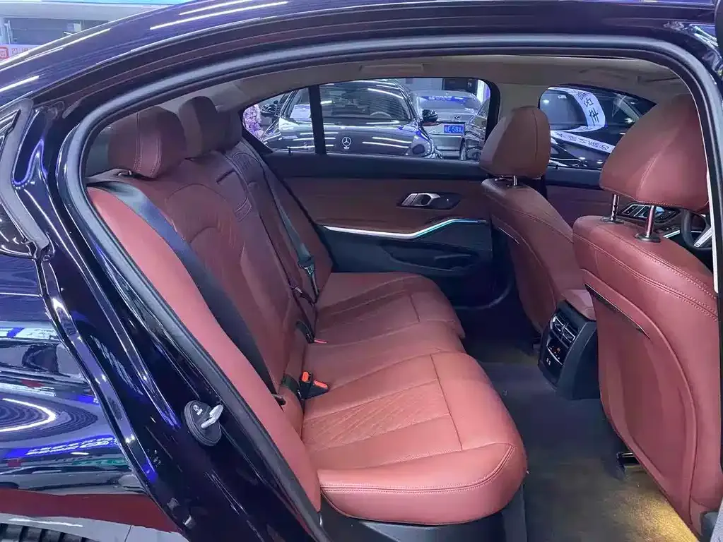 BMW 3 Series 2023 из CN, фото 7