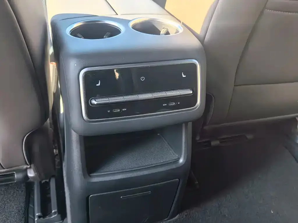 Li Auto L8 2023 из CN, фото 6